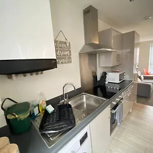 Velvet Sa 3 Guest House Great Location Business & Couple City Centre Apartment Swansea